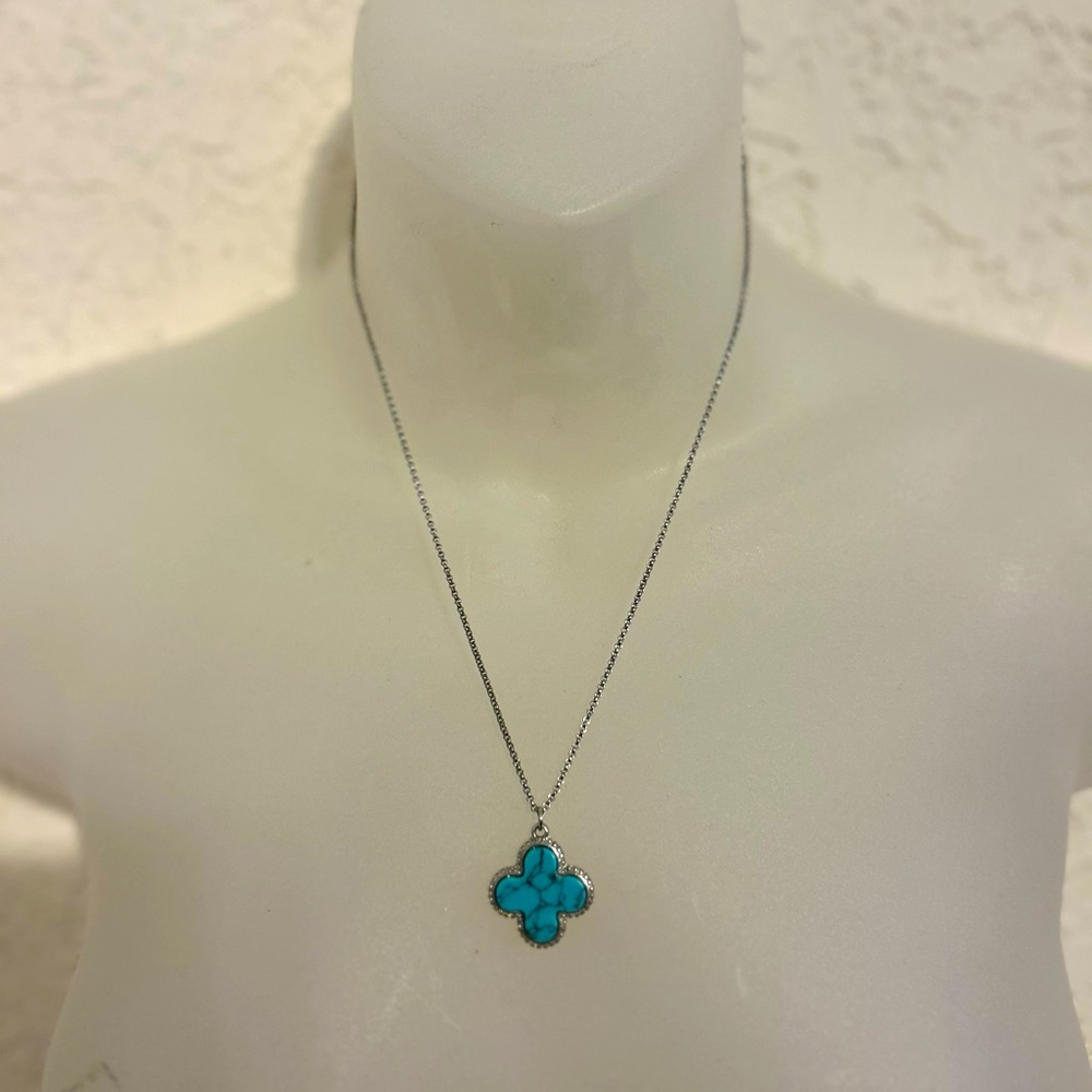 Adorable “turquoise” and “silver” necklace